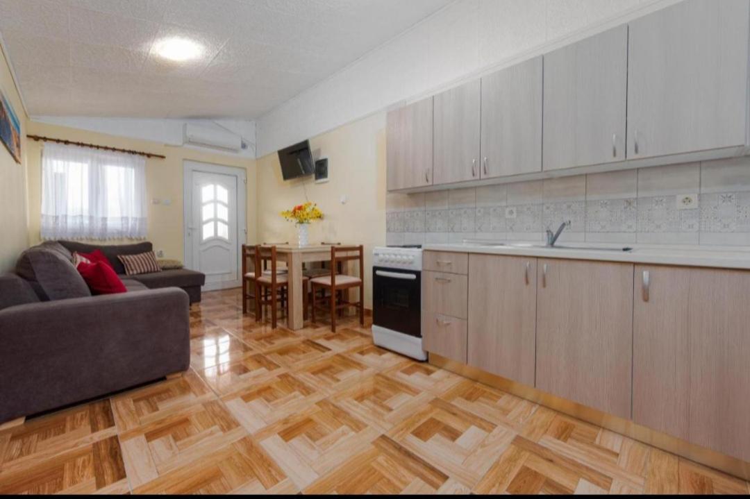 Apartman Zlata Vir Exterior foto